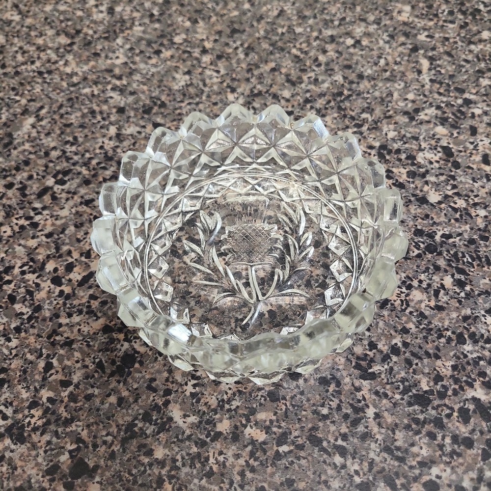 VINTAGE Pressed Thistle Flower Clear Glass Trinket‎ Dish Diamond Cut Reg 826790
